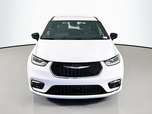 New 2026 Chrysler Pacifica Select image 2