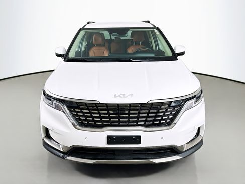 Used 2024 Kia Carnival SX FWD image 2