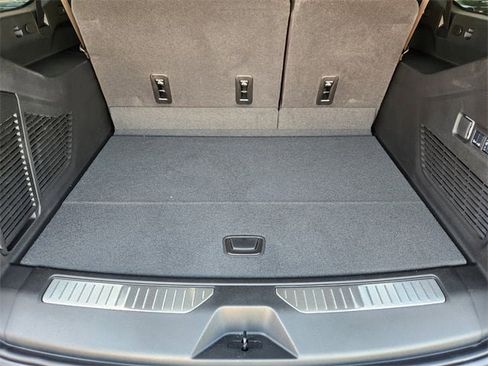 New 2025 Chevrolet Suburban Premier image 26