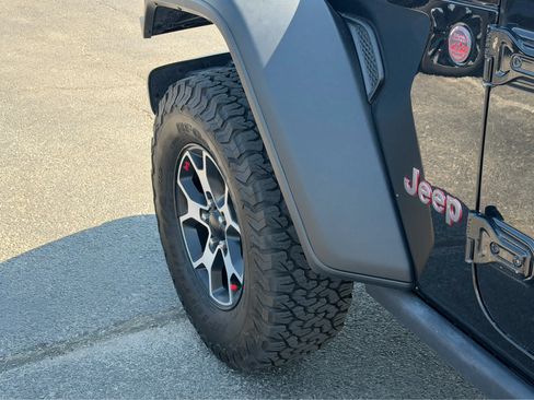 Used 2022 Jeep Wrangler Rubicon w/ LED Lighting Group AWD/4WD image 5