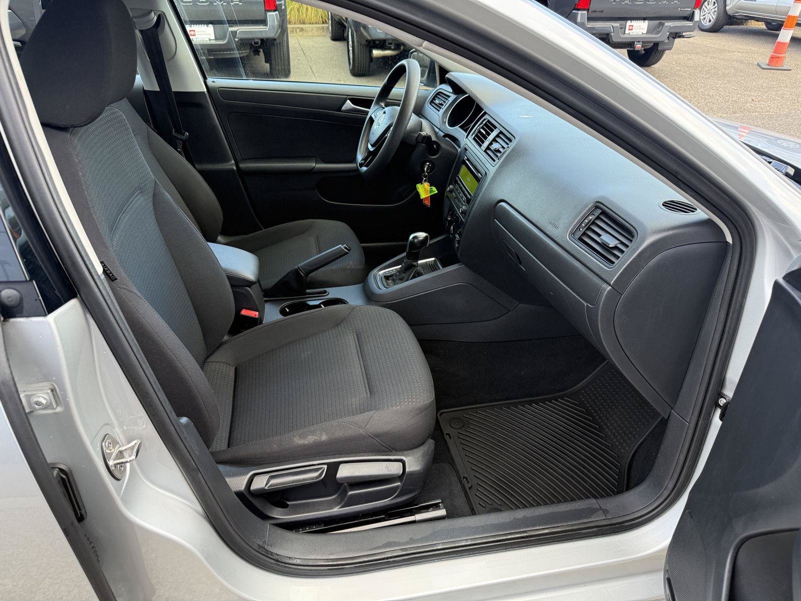 Used 2015 Volkswagen Jetta S FWD image 16