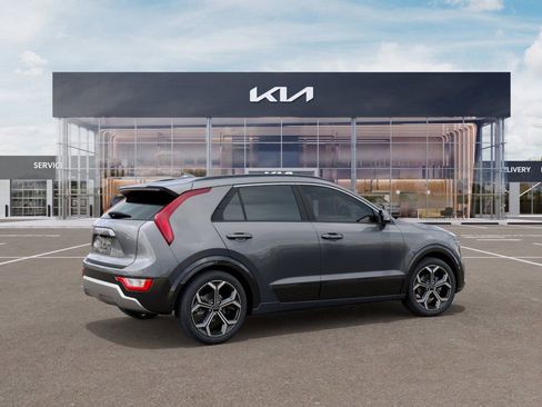 New 2025 Kia Niro EX Touring image 6
