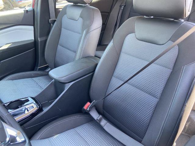 Used 2025 Chevrolet Trax LT w/ LT Convenience Package FWD image 14