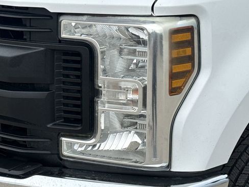 Used 2019 Ford F250 XL w/ Power Equipment Group AWD/4WD image 4