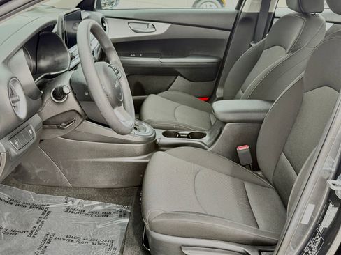 Used 2023 Kia Forte LXS FWD image 19