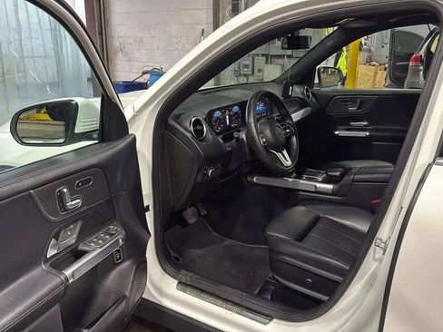 Used 2021 Mercedes-Benz GLB 250 4MATIC image 22