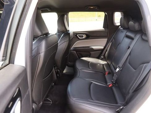Used 2025 Jeep Compass Limited AWD/4WD image 9