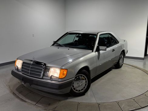 Used 1990 Mercedes-Benz 300 CE Coupe image 4