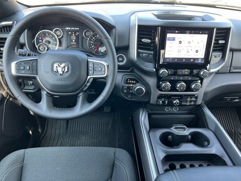 Used 2025 RAM 1500 Big Horn AWD/4WD image 3