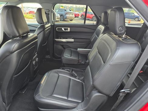 Used 2020 Ford Explorer XLT w/ Equipment Group 202A AWD/4WD image 10