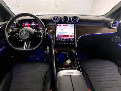 Used 2025 Mercedes-Benz GLC 350e 4MATIC image 16