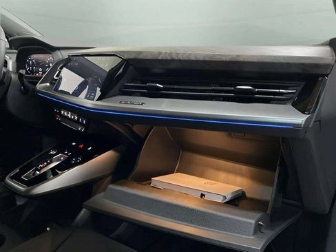 Used 2024 Audi Q4 e-tron Prestige image 88