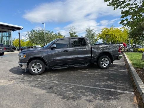 Used 2022 RAM 1500 Laramie AWD/4WD image 6