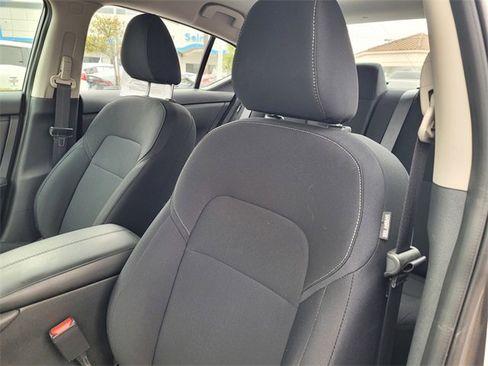 Used 2024 Nissan Sentra S image 11