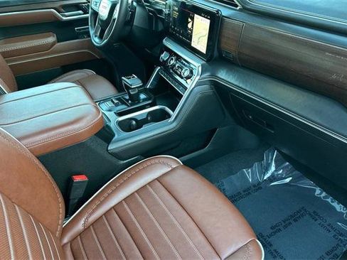 Used 2025 GMC Sierra 1500 Denali Ultimate image 16