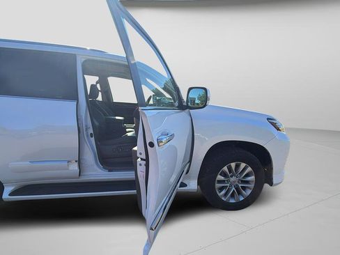 Used 2017 Lexus GX 460 Premium AWD/4WD image 31