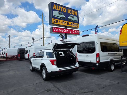 Used 2022 Ford Explorer XLT AWD/4WD image 24