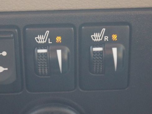 Used 2017 Toyota Sienna XLE Premium FWD image 10