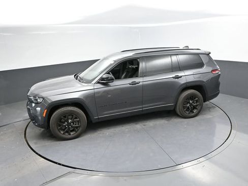 Used 2024 Jeep Grand Cherokee L Laredo AWD/4WD image 41