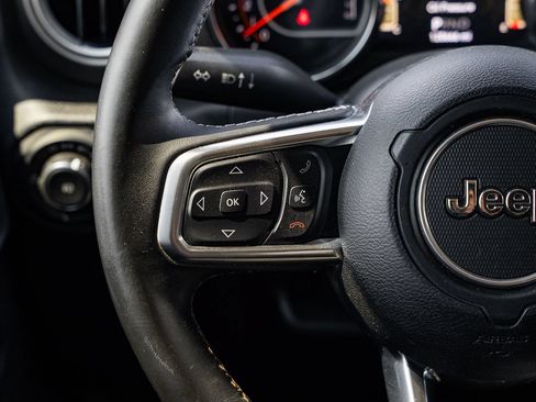 Used 2019 Jeep Wrangler Unlimited Sahara AWD/4WD image 24