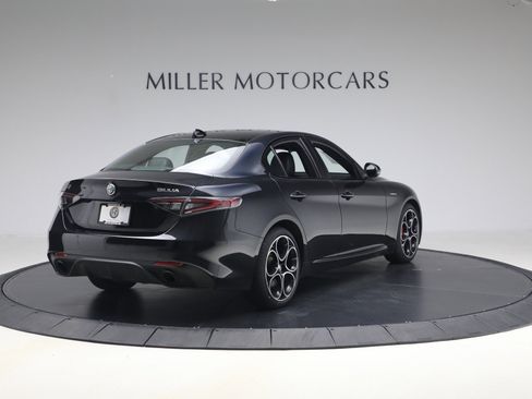 Used 2024 Alfa Romeo Giulia Veloce image 7