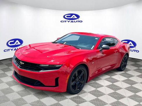 Used 2022 Chevrolet Camaro LT RWD image 8