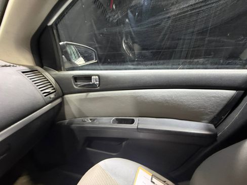 Used 2011 Nissan Sentra 2.0 SR w/ Convenience Pkg image 16