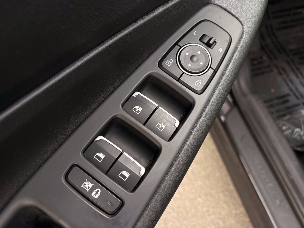 Used 2020 Hyundai Santa Fe SEL FWD image 12