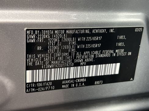 Used 2025 Toyota RAV4 XLE AWD/4WD image 30