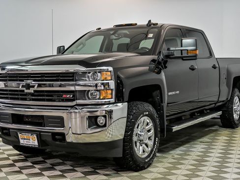 Used 2016 Chevrolet Silverado 2500 LT w/ LT Convenience Package image 4