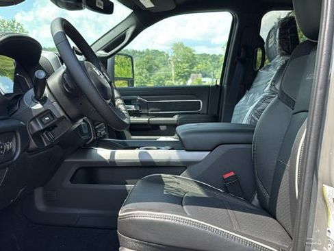 New 2026 RAM 3500 Laramie AWD/4WD image 8