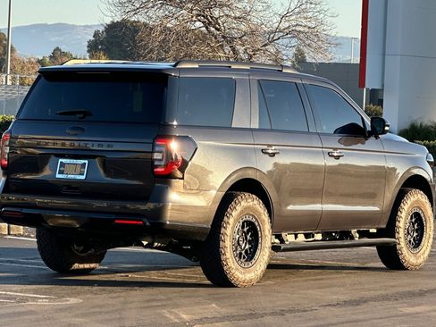 Used 2024 Ford Expedition Limited image 4