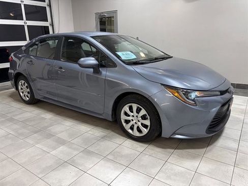 Used 2023 Toyota Corolla LE image 5