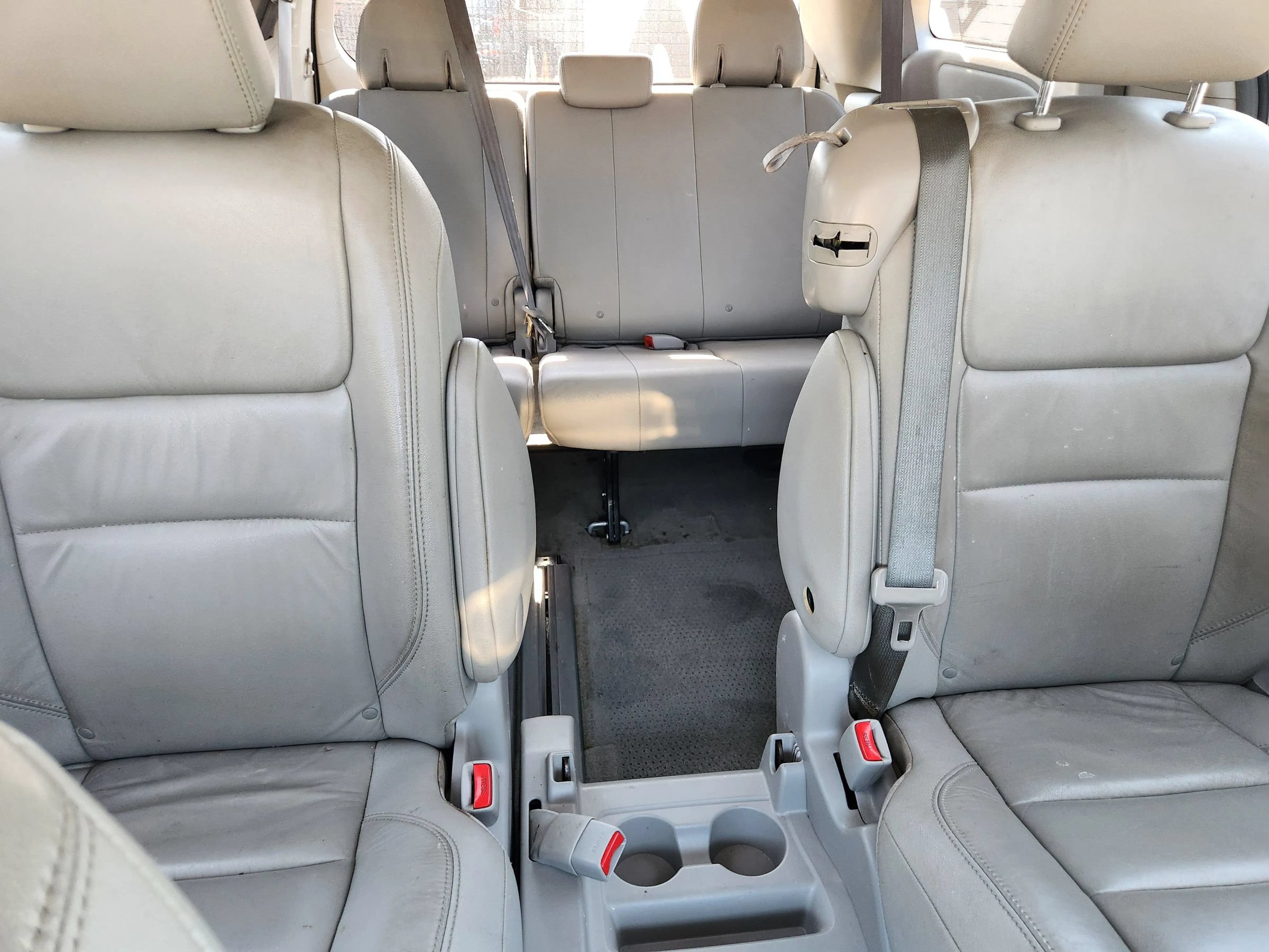 Used 2016 Toyota Sienna XLE FWD image 17