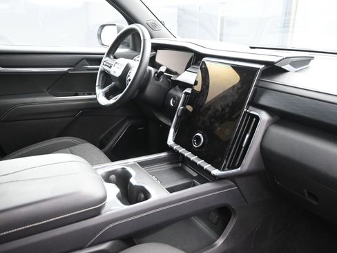 Used 2025 GMC Acadia Elevation image 31