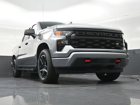 Used 2026 Chevrolet Silverado 1500 Custom RWD image 32