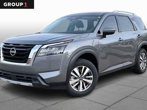 New 2025 Nissan Pathfinder SL image 1