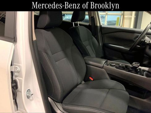 Used 2024 Nissan Rogue S image 8