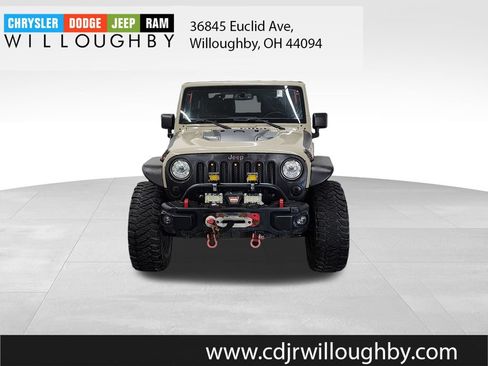 Used 2017 Jeep Wrangler Rubicon AWD/4WD image 2