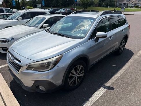 Used 2018 Subaru Outback 2.5i Limited AWD/4WD image 3