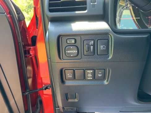 Used 2024 Toyota 4Runner Limited AWD/4WD image 18