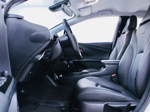 Used 2022 Toyota Prius XLE image 7