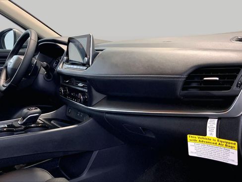 Used 2026 Nissan Rogue SV w/ SV Premium Package AWD/4WD image 18