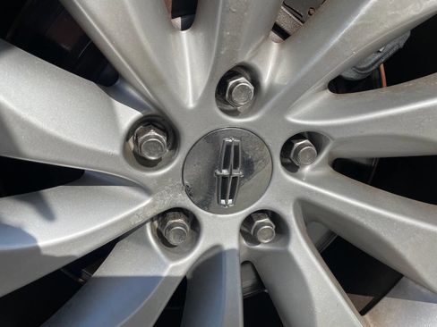 Used 2014 Lincoln MKS AWD w/ Equipment Group 101A image 38