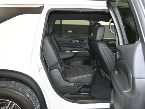 Certified 2025 Chevrolet Traverse LT image 26