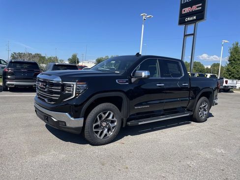 New 2026 GMC Sierra 1500 SLT w/ SLT Premium Package image 3
