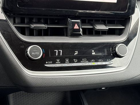 Used 2024 Toyota Corolla LE image 28