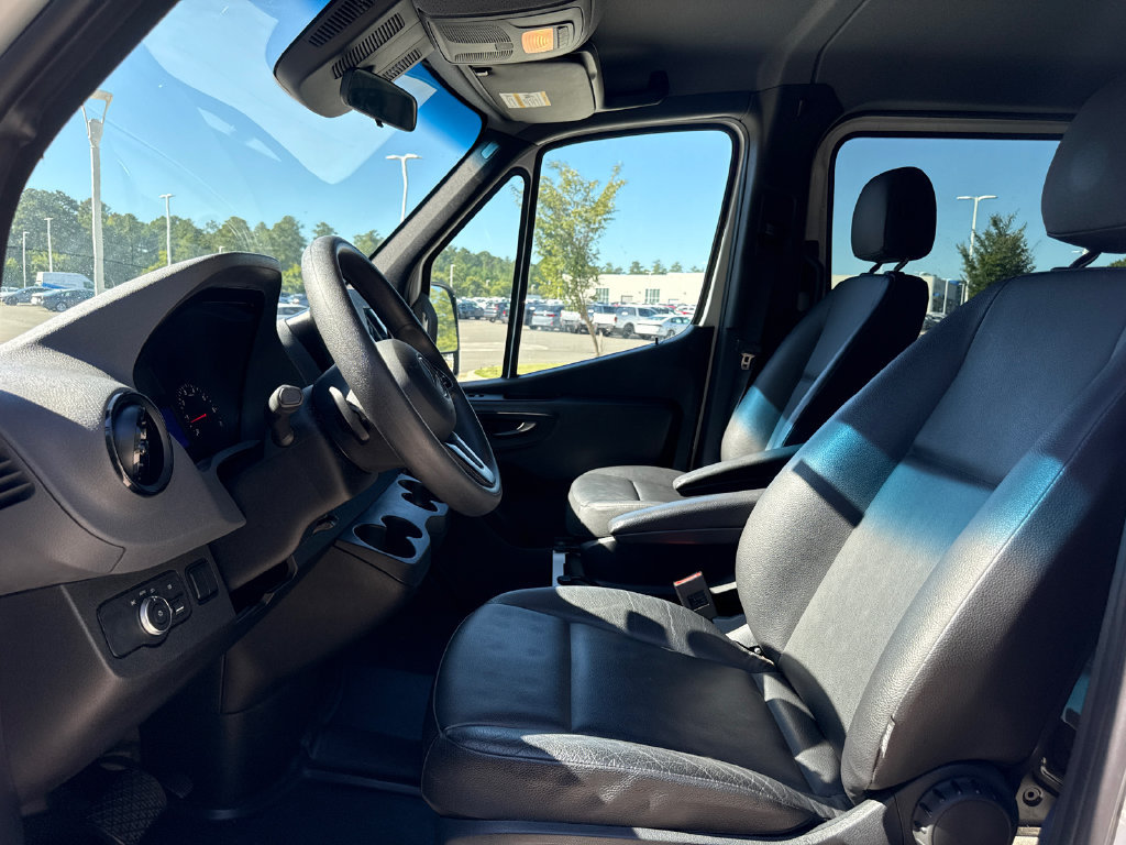 Used 2020 Mercedes-Benz Sprinter 2500 image 12