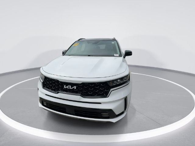 Used 2022 Kia Sorento EX w/ Panoramic Sunroof Package FWD image 3