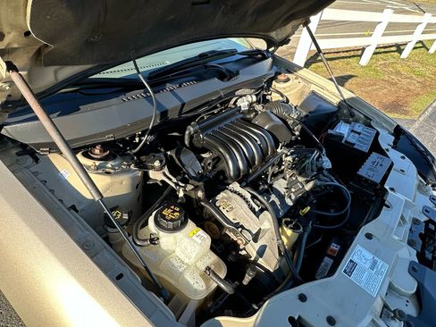 Used 2001 Ford Taurus SE image 33